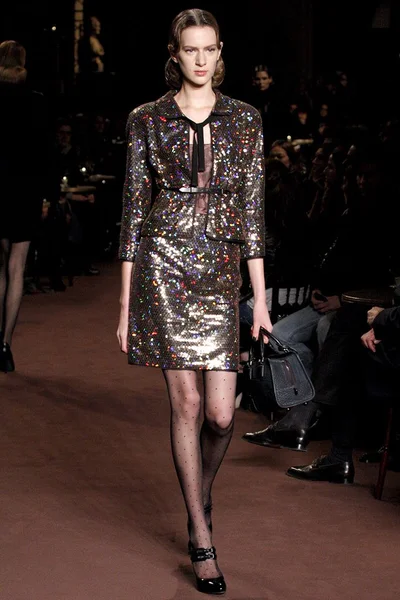 Look 15